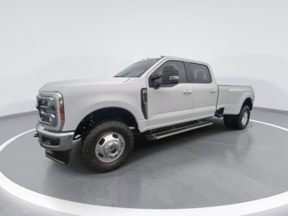 Used 2024 Ford F350 Lariat image 1
