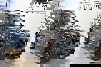 New 2026 BMW X7 M60i image 1