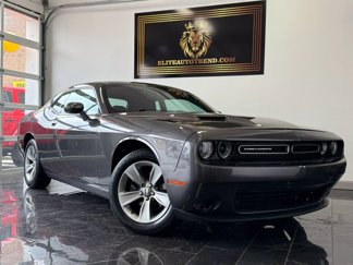 Used 2020 Dodge Challenger SXT image 1