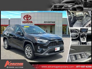 Used 2022 Toyota RAV4 XLE Premium image 1