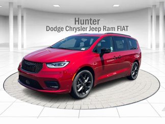 New 2025 Chrysler Pacifica Limited image 1