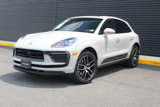 Used 2025 Porsche Macan image 1