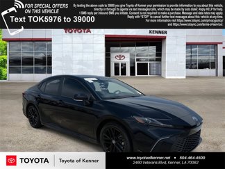 Used 2025 Toyota Camry SE image 1