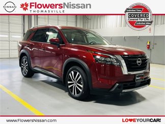 New 2025 Nissan Pathfinder Platinum image 1