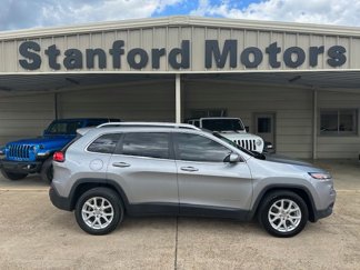Used 2017 Jeep Cherokee Latitude w/ Safety/Convenience Group image 1