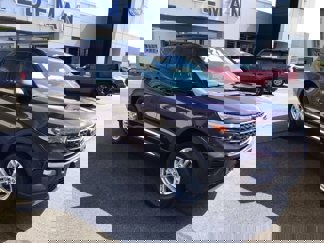 Certified 2022 Ford Explorer XLT w/ Equipment Group 202A image 1