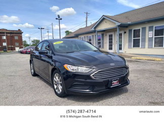 Used 2017 Ford Fusion SE w/ Fusion SE Technology Package image 1