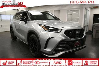Certified 2024 Toyota Highlander XSE image 1