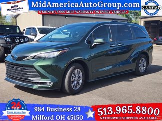 Used 2023 Toyota Sienna XLE image 1