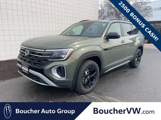 New 2025 Volkswagen Atlas Peak Edition SE image 1