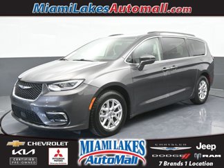Used 2022 Chrysler Pacifica Touring-L image 1