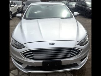 Used 2017 Ford Fusion SE image 1