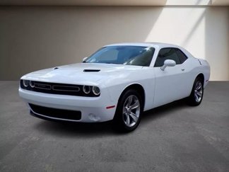 Used 2019 Dodge Challenger SXT image 1
