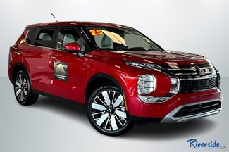New 2025 Mitsubishi Outlander SE image 1