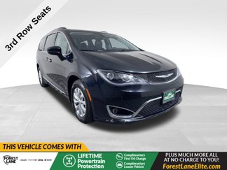 Used 2017 Chrysler Pacifica Touring-L image 1