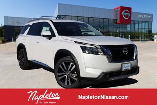 New 2025 Nissan Pathfinder Platinum image 1
