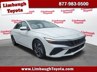 Used 2025 Hyundai Elantra SEL image 1