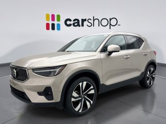 Used 2024 Volvo XC40 B5 Plus w/ Protection Package Premier image 1