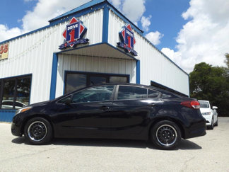 Used 2017 Kia Forte LX image 1