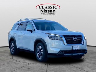 New 2025 Nissan Pathfinder SL image 1