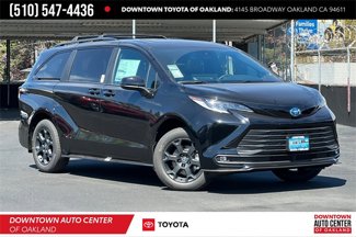 Used 2025 Toyota Sienna XLE Woodland Edition image 1
