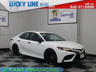 Used 2022 Toyota Camry SE image 1