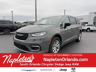 New 2025 Chrysler Pacifica Select image 1