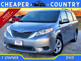 Used 2017 Toyota Sienna LE image 1