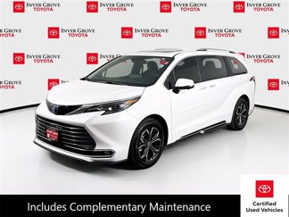 Certified 2025 Toyota Sienna Platinum image 1