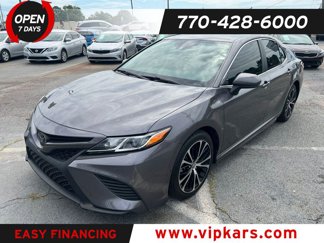 Used 2020 Toyota Camry SE image 1