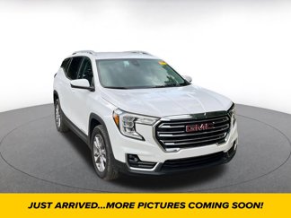 Used 2024 GMC Terrain SLT image 1