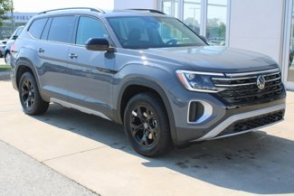 New 2026 Volkswagen Atlas Peak Edition image 1