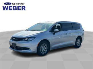 Used 2023 Chrysler Voyager LX image 1