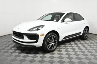 Certified 2025 Porsche Macan image 1