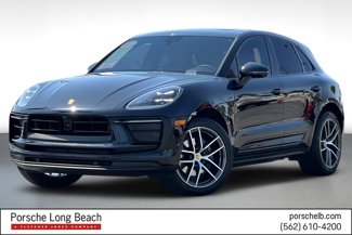 Certified 2025 Porsche Macan image 1