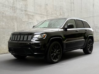 Used 2021 Jeep Grand Cherokee Laredo X image 1
