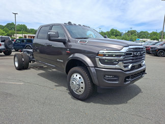 New 2025 RAM 5500 4x4 Crew Cab image 1