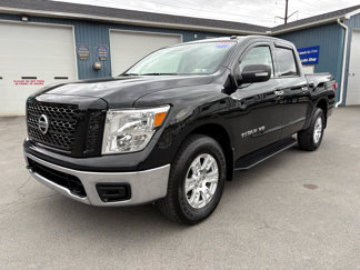 Used 2019 Nissan Titan SV image 1