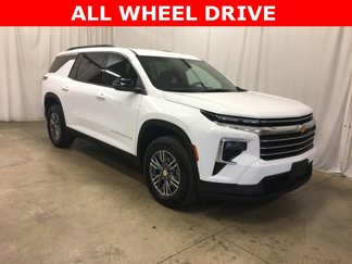 Used 2025 Chevrolet Traverse LT image 1
