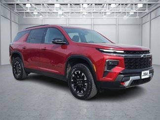 Used 2024 Chevrolet Traverse Z71 image 1