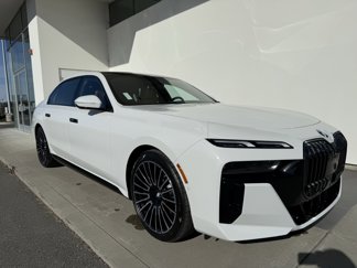 New 2025 BMW 740i image 1
