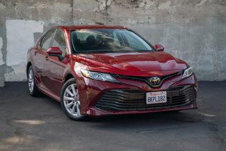 Used 2019 Toyota Camry LE image 1