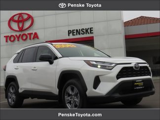 Certified 2025 Toyota RAV4 LE image 1
