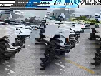 New 2025 Ford Bronco Badlands image 1