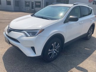 Used 2016 Toyota RAV4 LE image 1