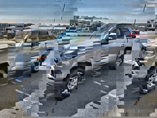 Used 2019 Toyota Tacoma SR image 1