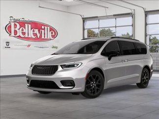 New 2026 Chrysler Pacifica Limited video 1