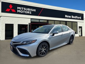 Used 2024 Toyota Camry SE w/ Cold Weather Package image 1