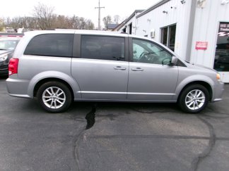 Used 2018 Dodge Grand Caravan SXT image 1