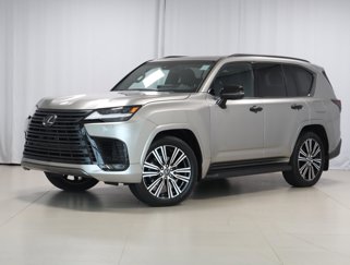 Used 2023 Lexus LX 600 4WD w/ Luxury Package image 1
